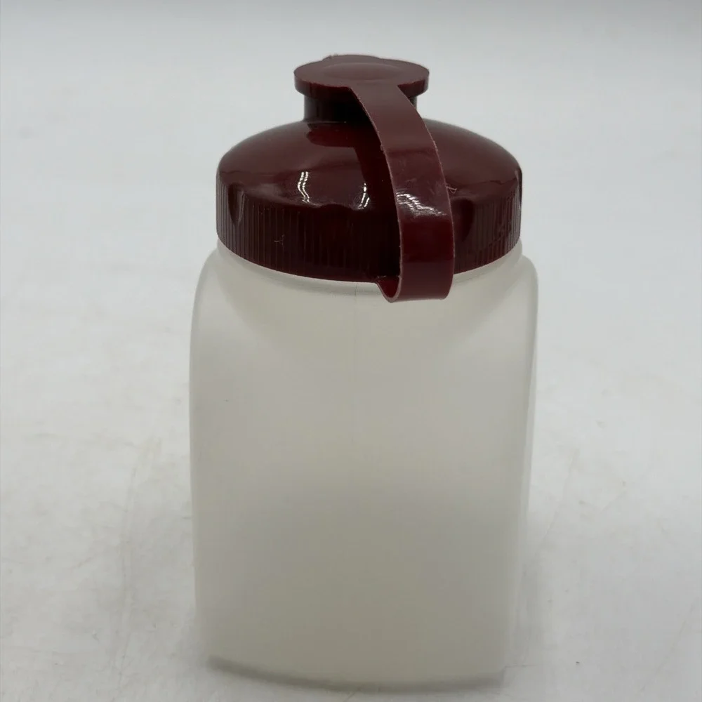 Rubbermaid Servin Saver 1 Pint Juice Bottle Drink Containers 16 oz Red Lid